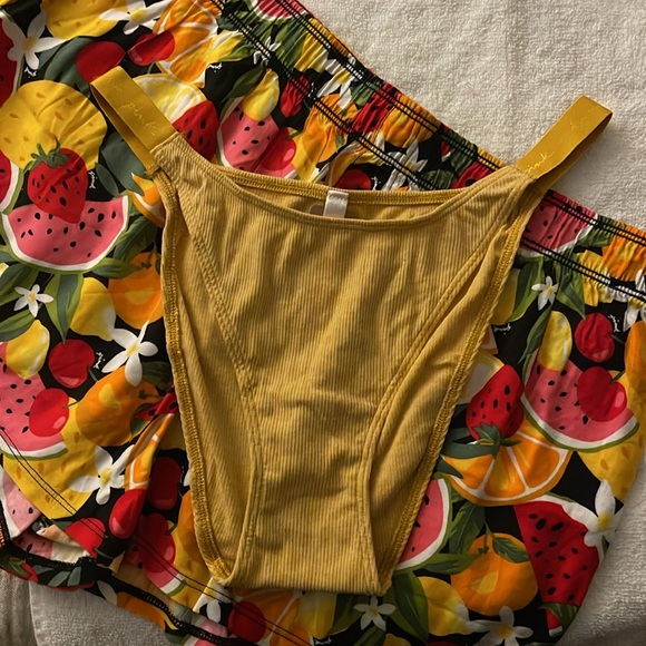 PINK by Victoria Secret- Fruit Print Boxers & Yellow high cut bikini NWT - Picture 9 of 14